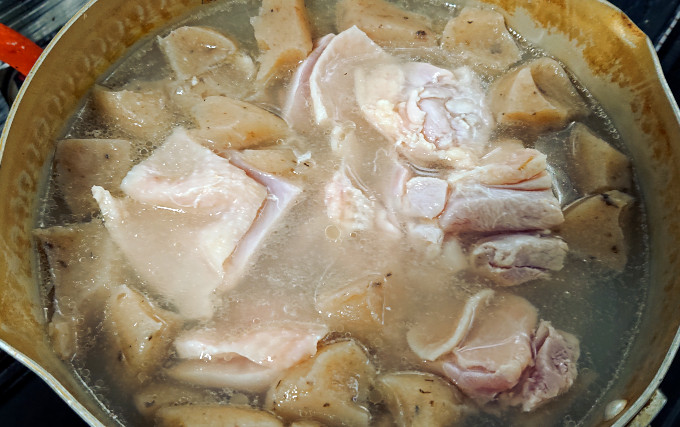 そのまま鶏モモ肉を霜降り