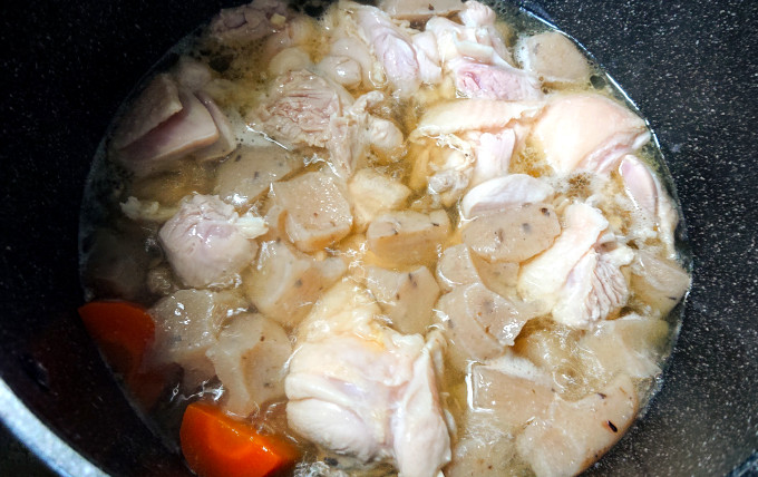 煮物を煮る