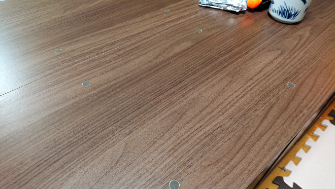 全てのザグリに丸チップを埋め込んだ