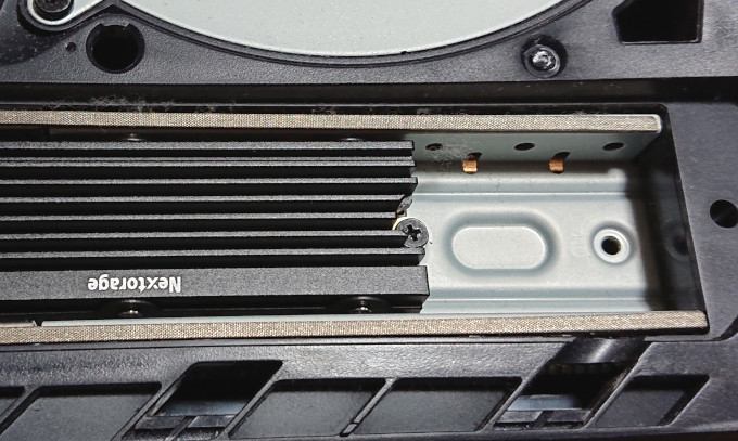 プレステ5 増設スロットに刺されたSSD