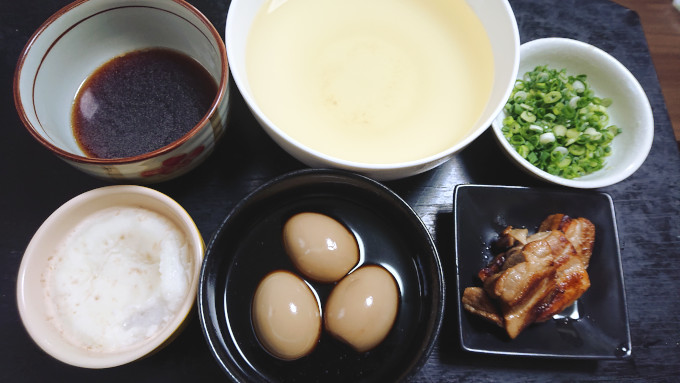 淡麗豚コクそばの材料
