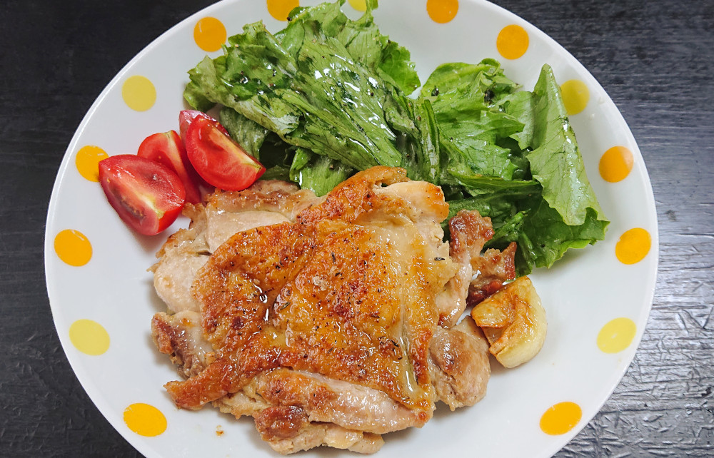 普通のチキンソテー