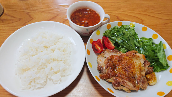 お昼ご飯 お米 チキンソテー ミネストローネ