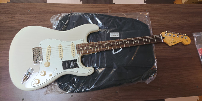 Fender PlayerII Stratocaster White Blonde　開封