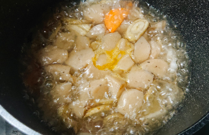 出てきたアクをすくったあと