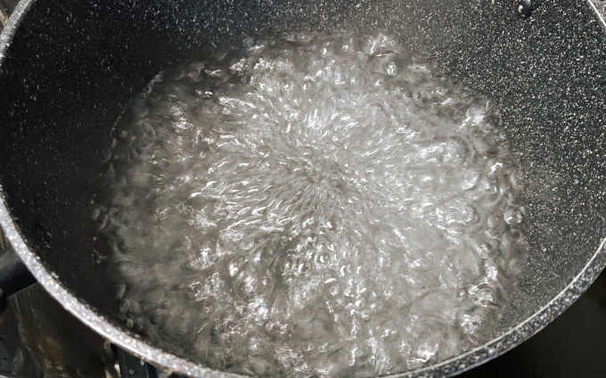 グラグラに沸いたお湯