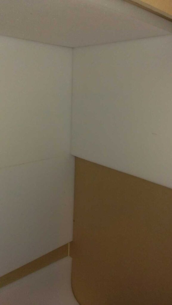 ウレタン貼り作業　途中